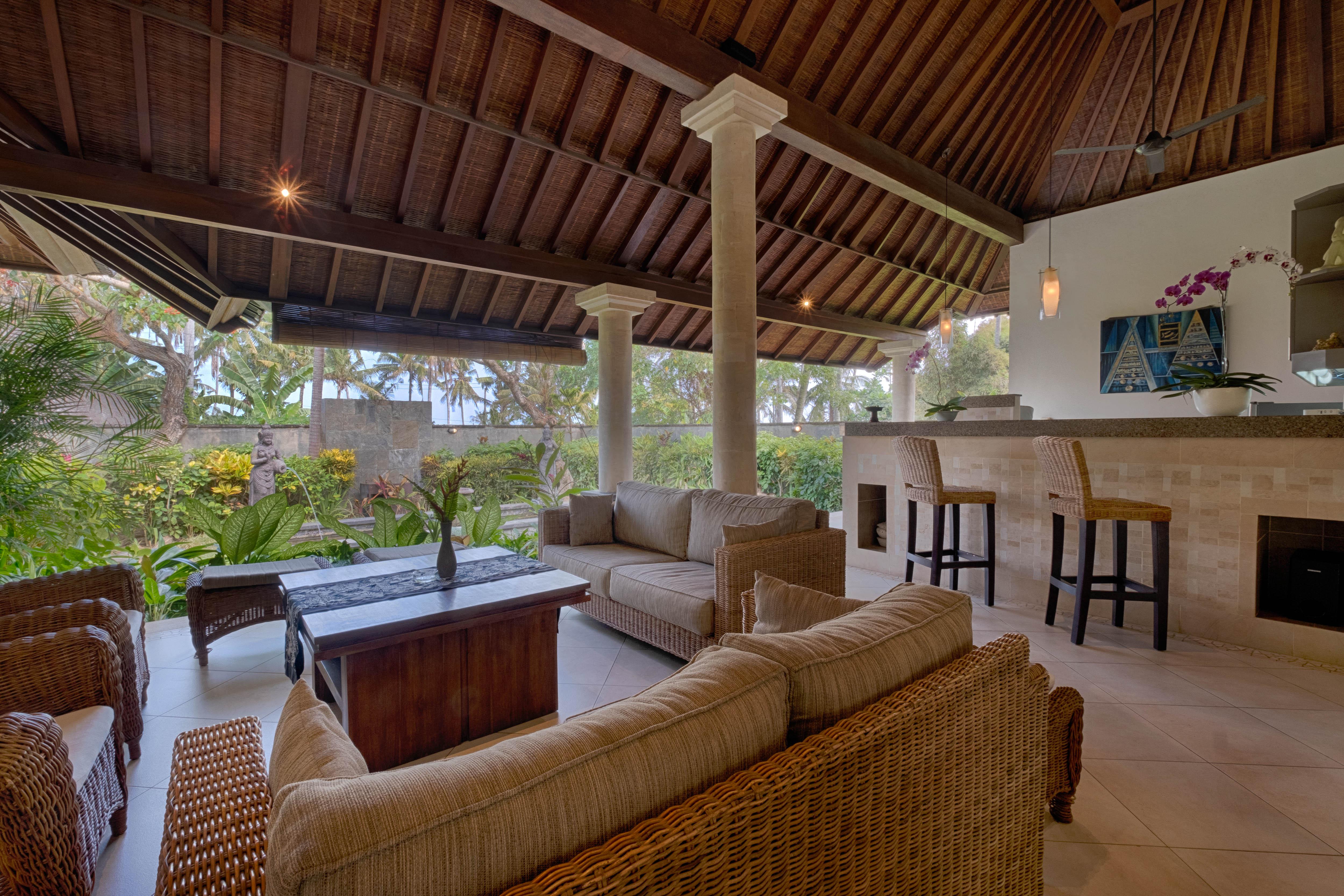 Kutus Kutus Saba Beach Villa Sukawati Exterior foto