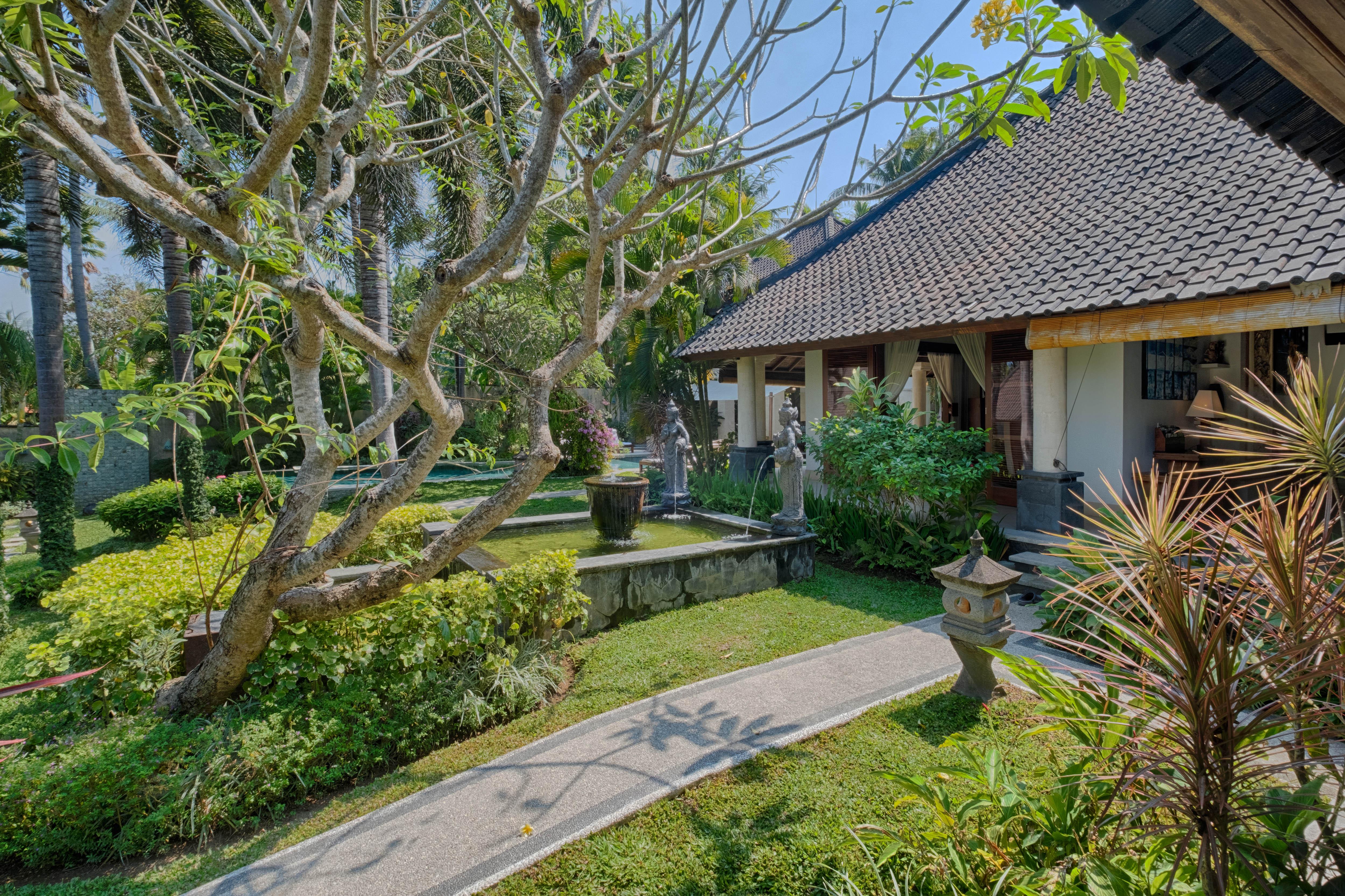 Kutus Kutus Saba Beach Villa Sukawati Exterior foto